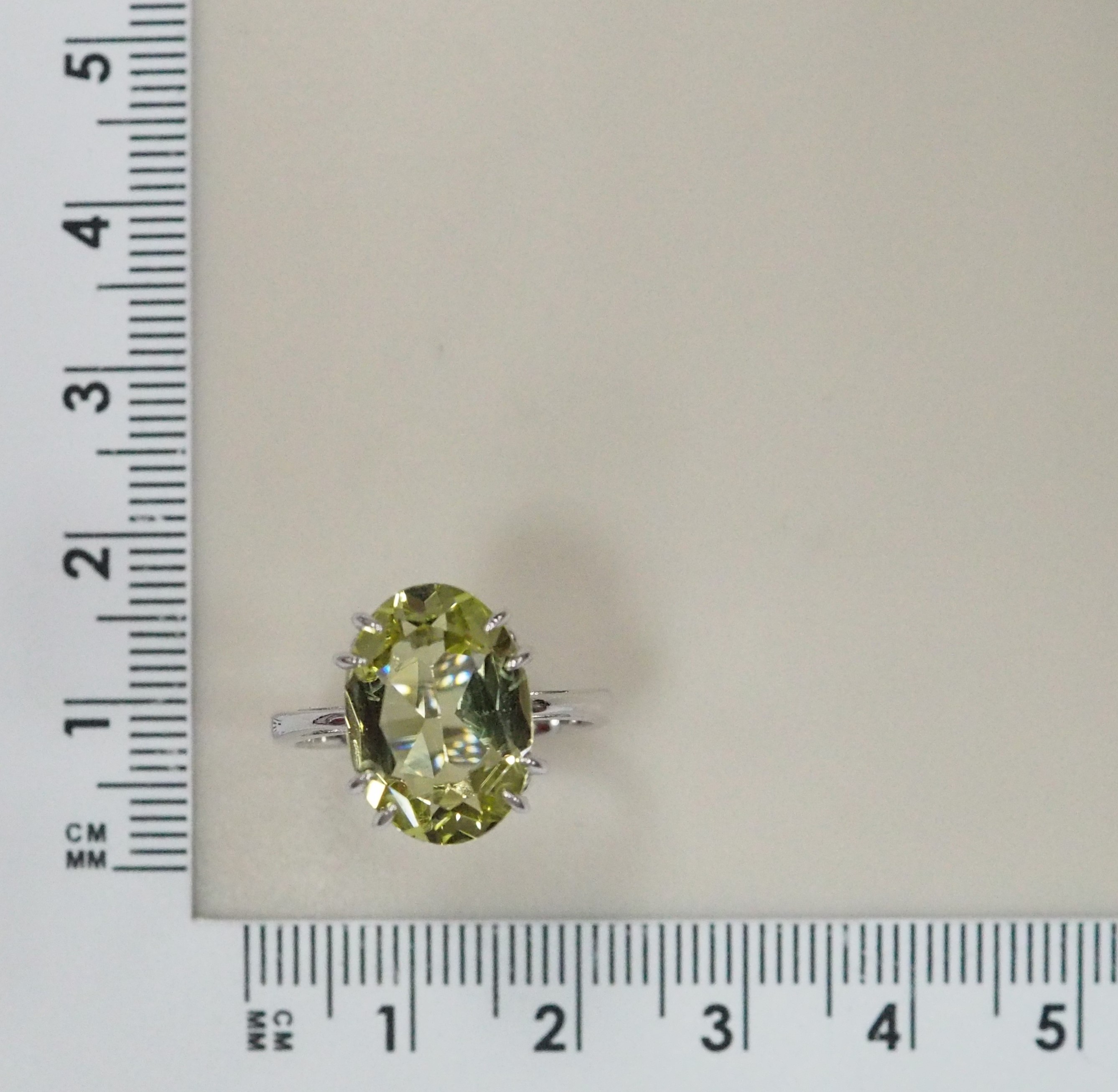 Серебряное кольцо с цитрином